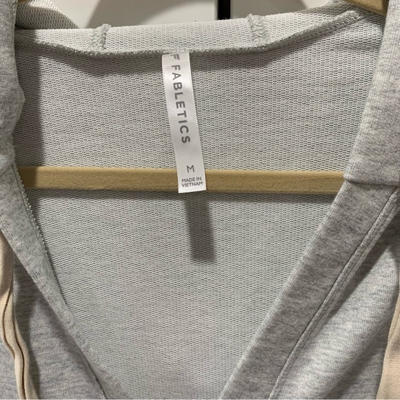 Fabletics Medium V‎ Neck Hoodie - Picture 2 of 4